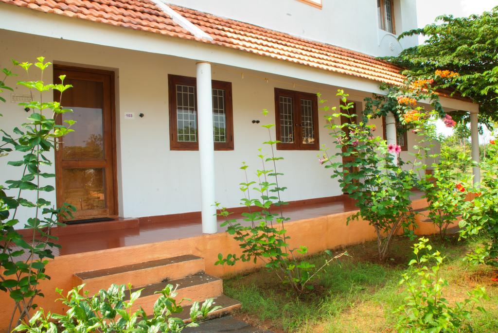 The Mountain Retreat Hotell Tiruvannāmalai Exteriör bild