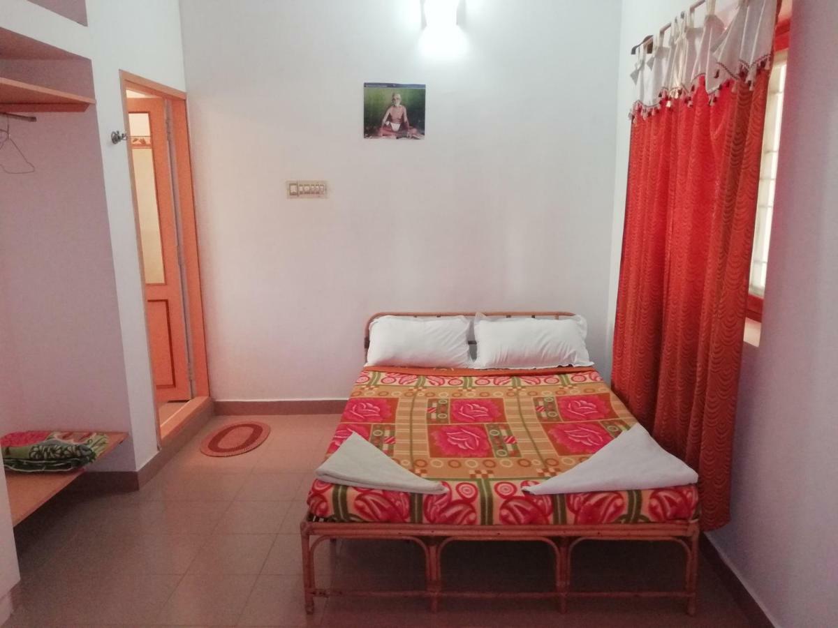 The Mountain Retreat Hotell Tiruvannāmalai Exteriör bild